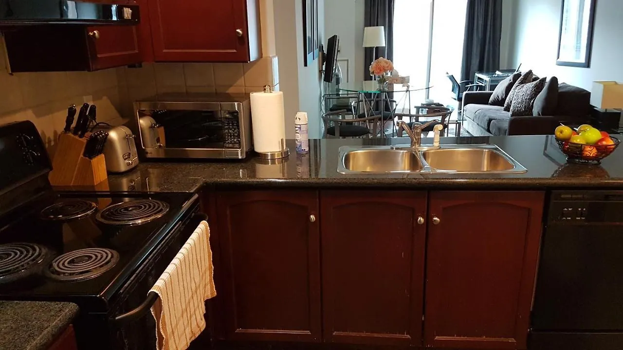 *** Hotel Toronto Luxury Accommodations - Qwest Canada