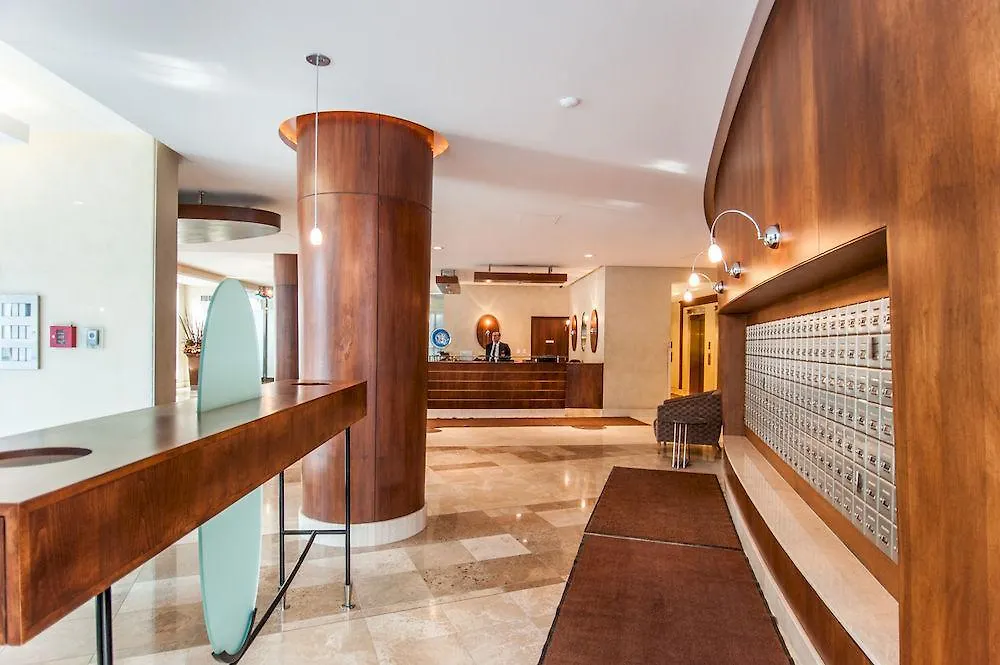 Hotel Toronto Luxury Accommodations - Qwest