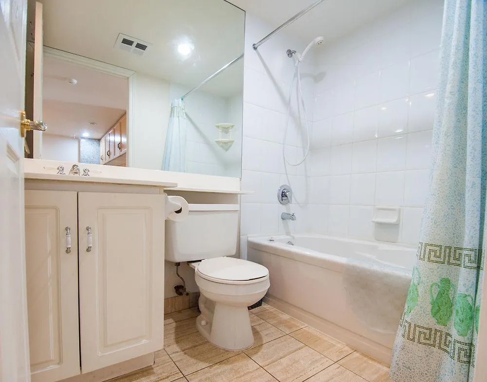 *** Hotel Toronto Luxury Accommodations - Qwest Canada