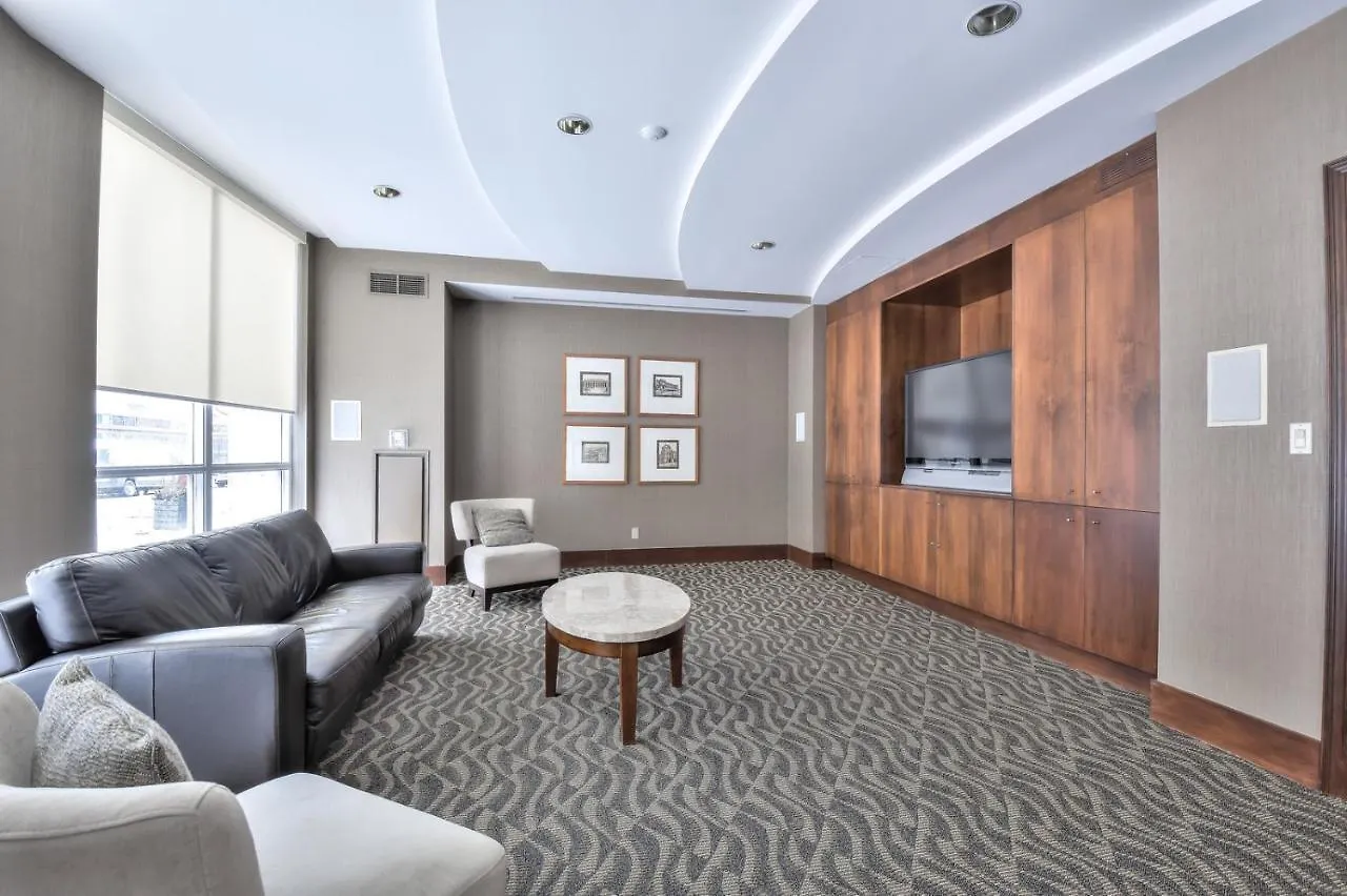 Hotel Toronto Luxury Accommodations - Qwest